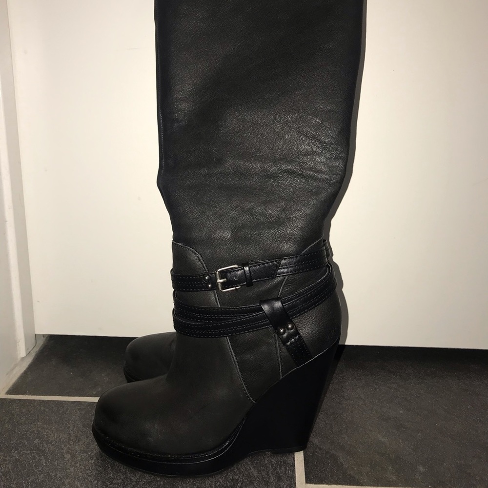 Jessica Simpson boots